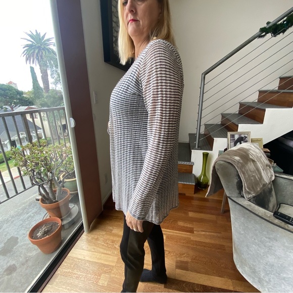 Eileen Fisher Light sweater size Small. Black&White - Picture 8 of 9